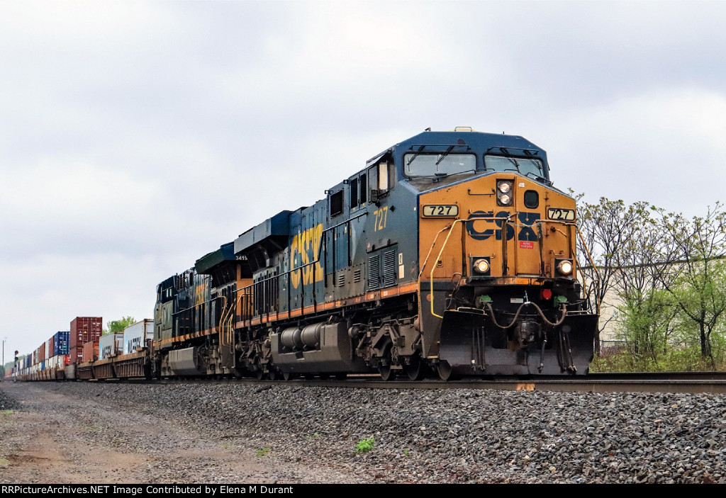 CSX 727 on I-104